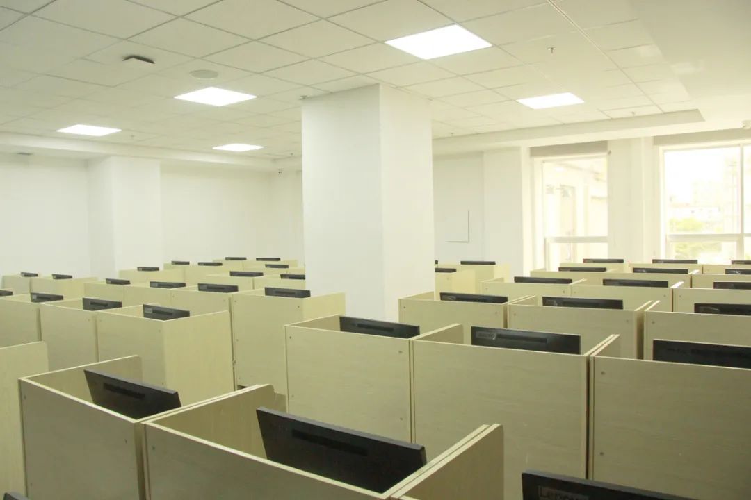 計算機(jī)網(wǎng)絡(luò)教室